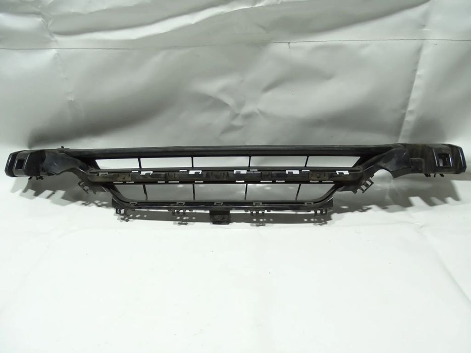 KRATKA ŚRODKOWA ZDERZAKA BMW F22 F23 7293870 F-VAT