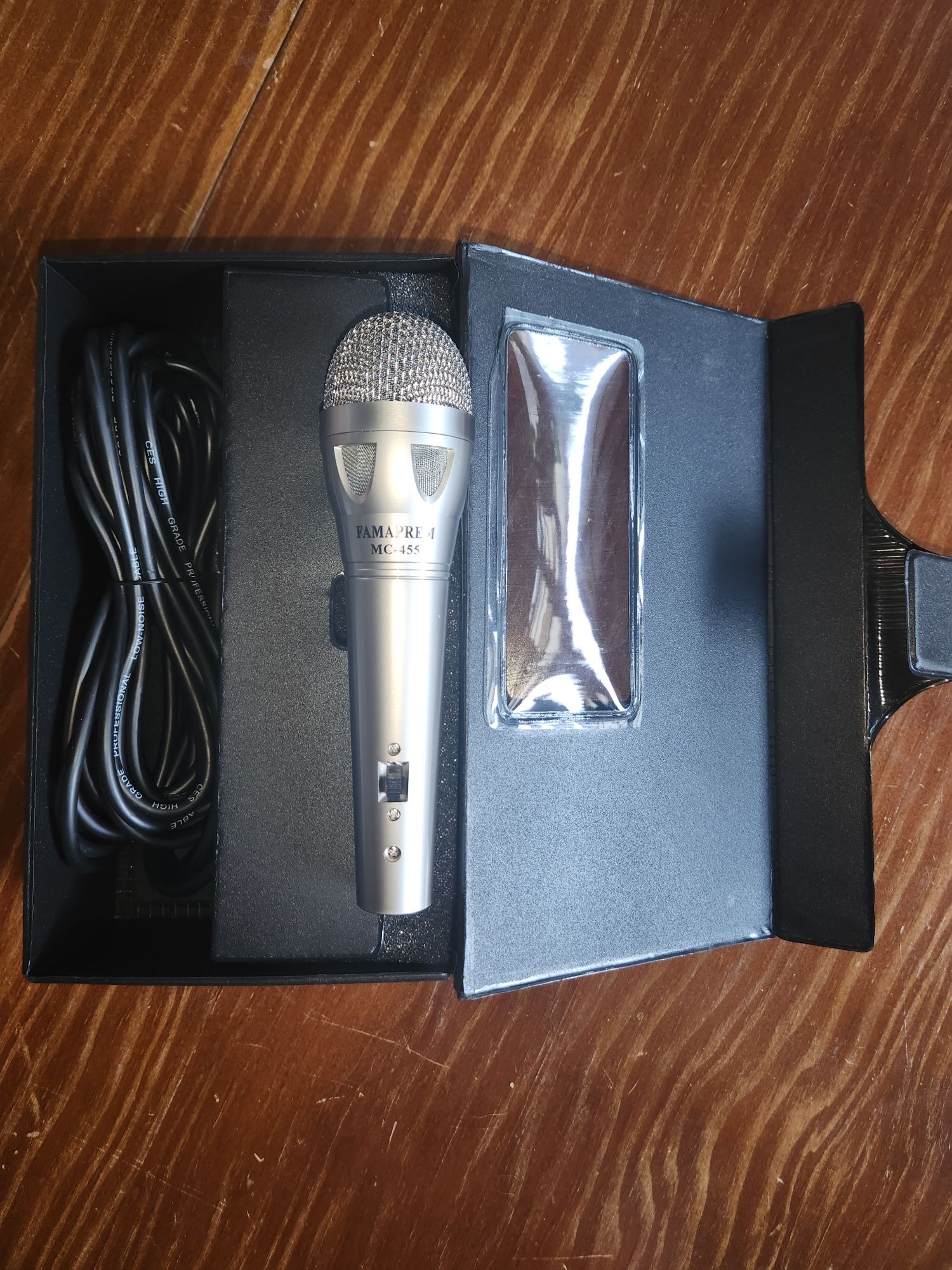 Microfones de exelente qualidade novos