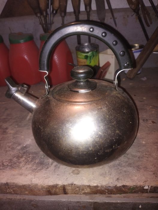 Продам чайник со свистком