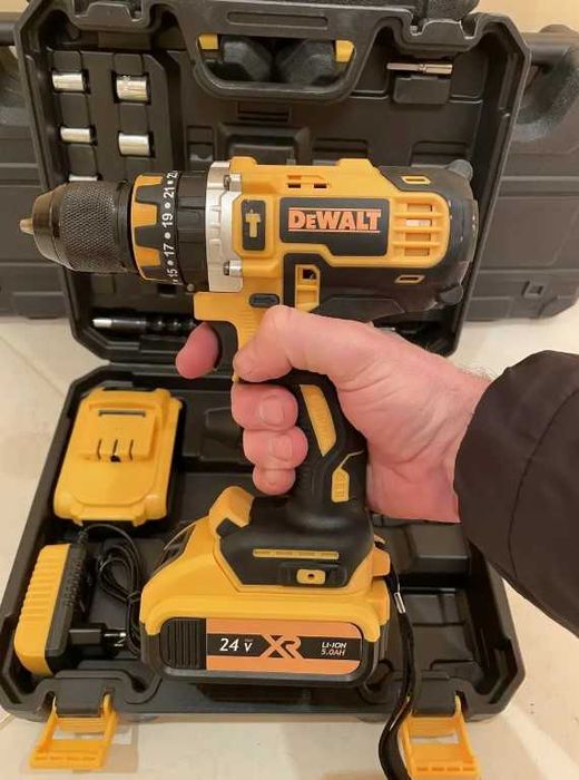 Потужний акумуляторний ударний дриль шуруповерт DeWALT 776 24V 5,0 Ач