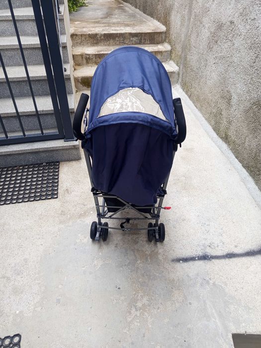 Carrinho de passeio de criança