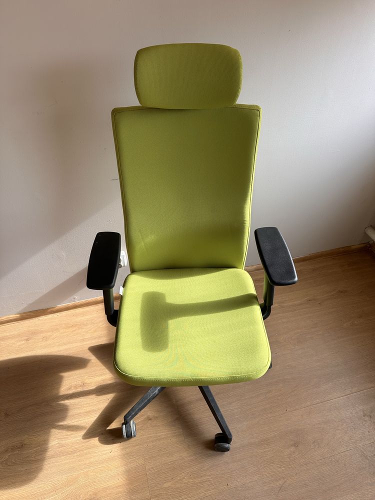 Krzesło biurowe zielone z regulacją siedziska
