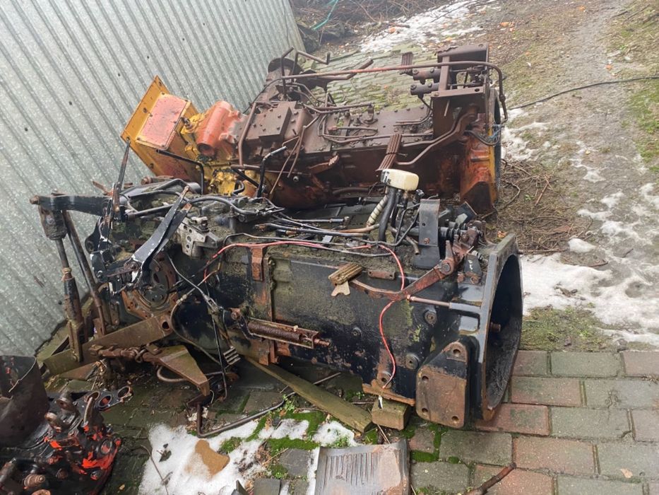 Zwolnica Case International 845 xl 844 pompa 644 wałek korbowód