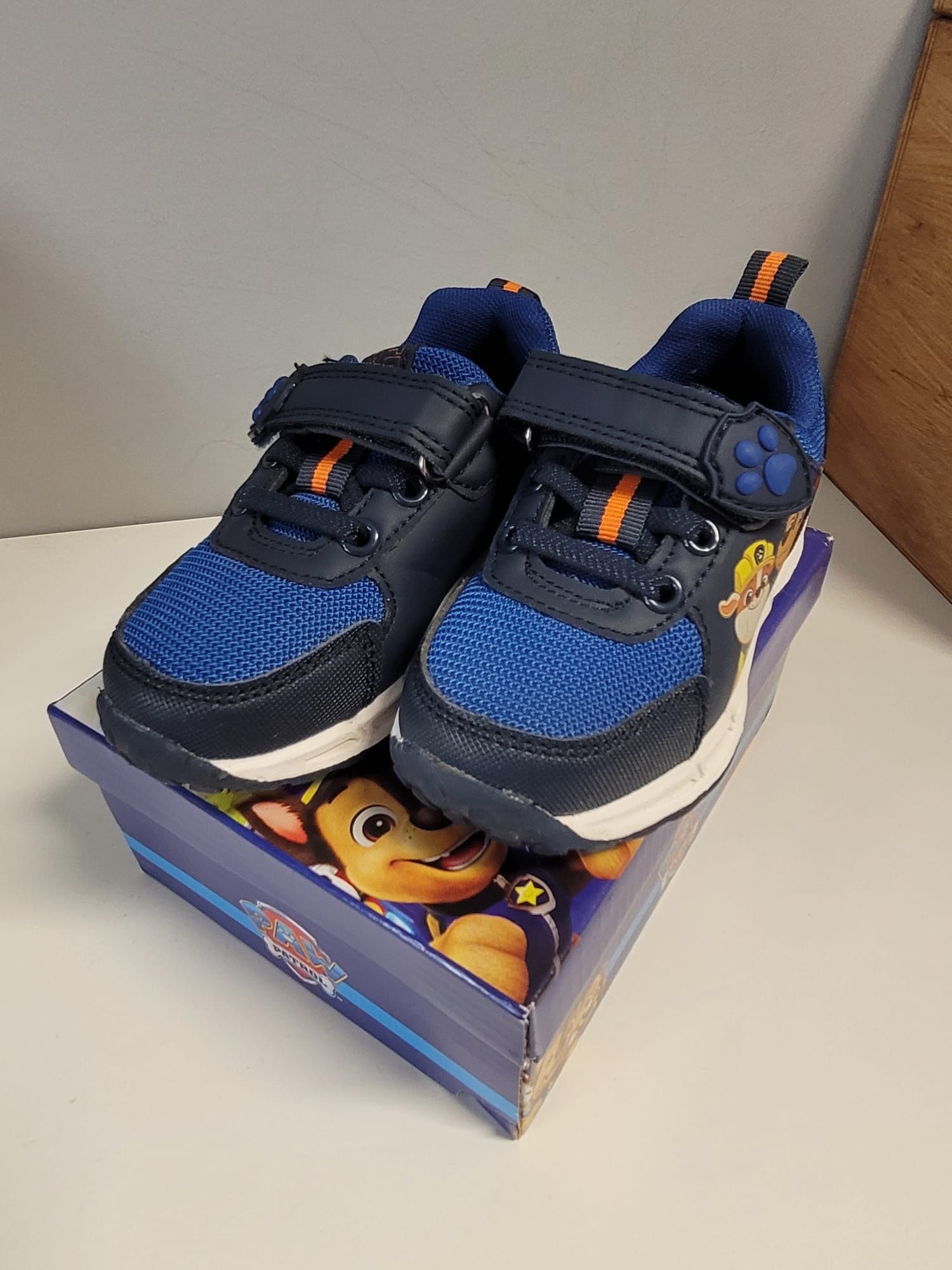 Buty Psi Patrol roz. 24 świecące