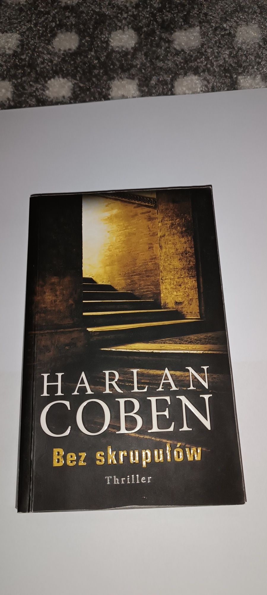Książka Harlan Coben "bez skrupułów" stan bardzo dobry