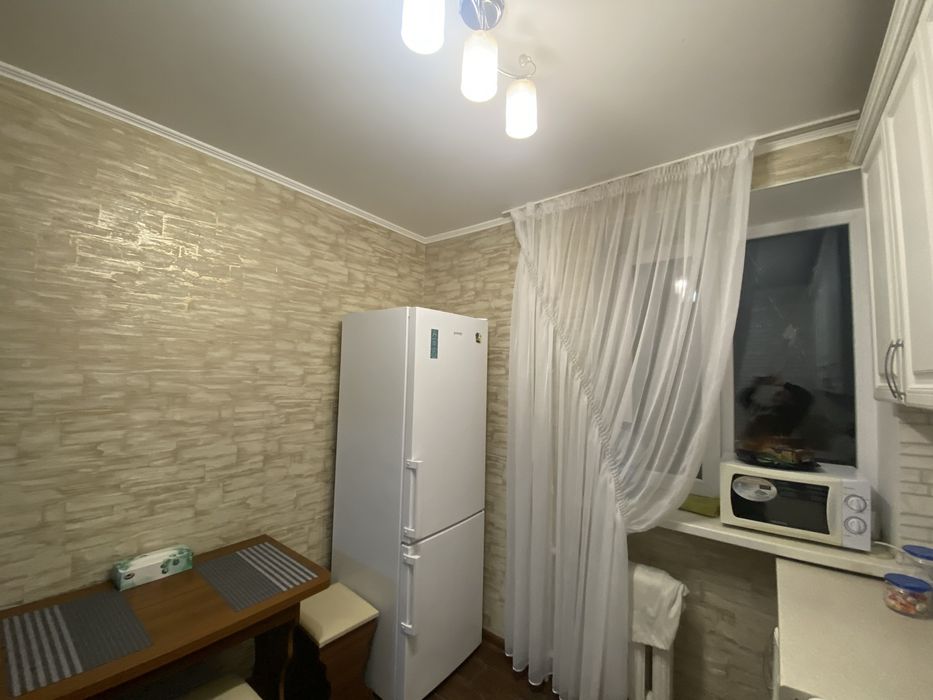 Сдаю посуточно 2 к центр ул.Бузника