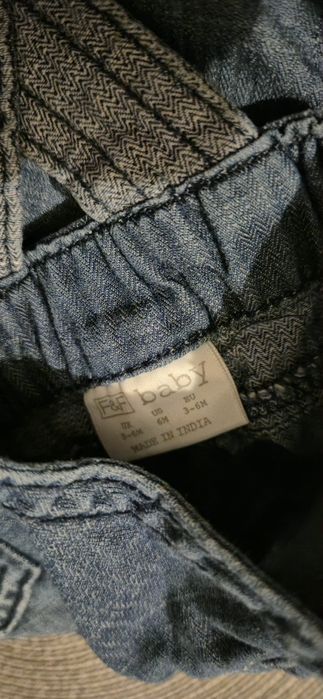 Niemowlęce szorty na szelkach