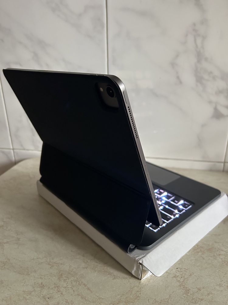 Чохол-клавіатура Apple Magic Keyboard для iPad Pro 12.9 (пок. 3,4,5,6)