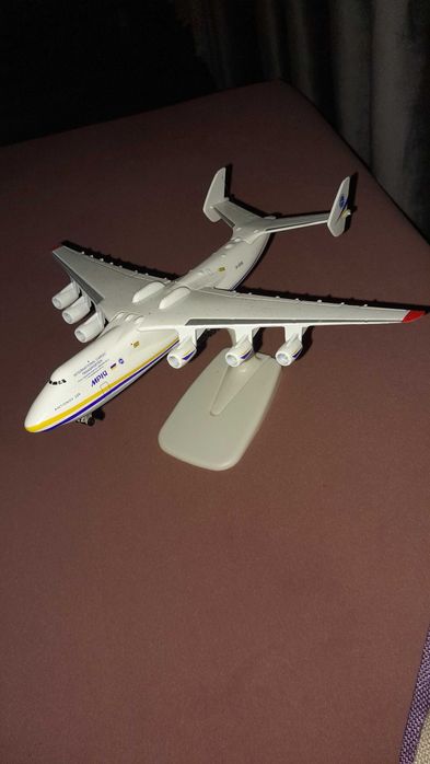 Продам модель самолета AN225 (Mriya)