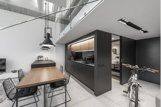 Loja com pontencial para converter em habitação