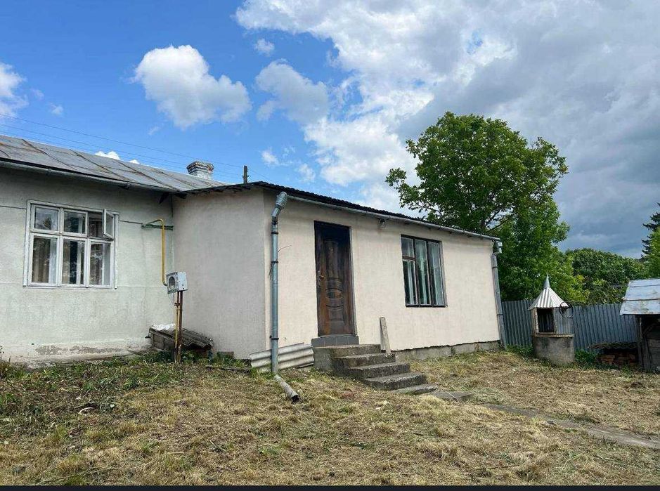 продаж будинку по самій гарячій ціні з всіма комунікаціями.