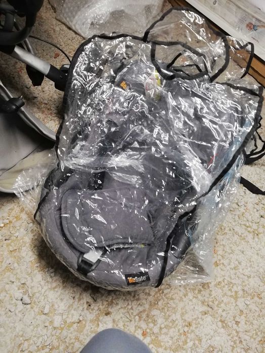 Conjunto BeSafe iZi Go X1 + Base Isofix + Carrinho + Capa de Chuva