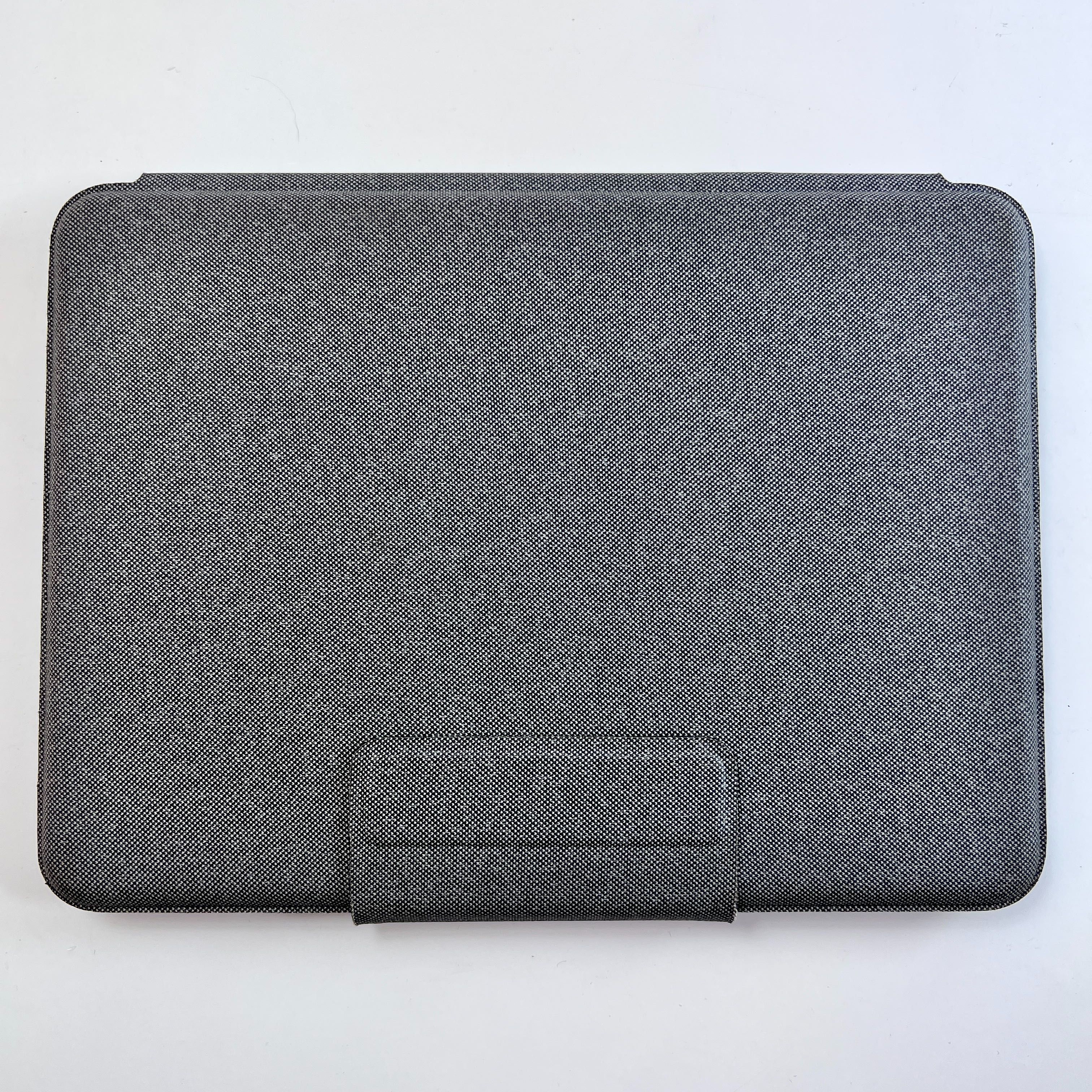 Logitech FolioTouch Keyboard Gray для Apple iPad Air 4-5/iPad Pro 2018