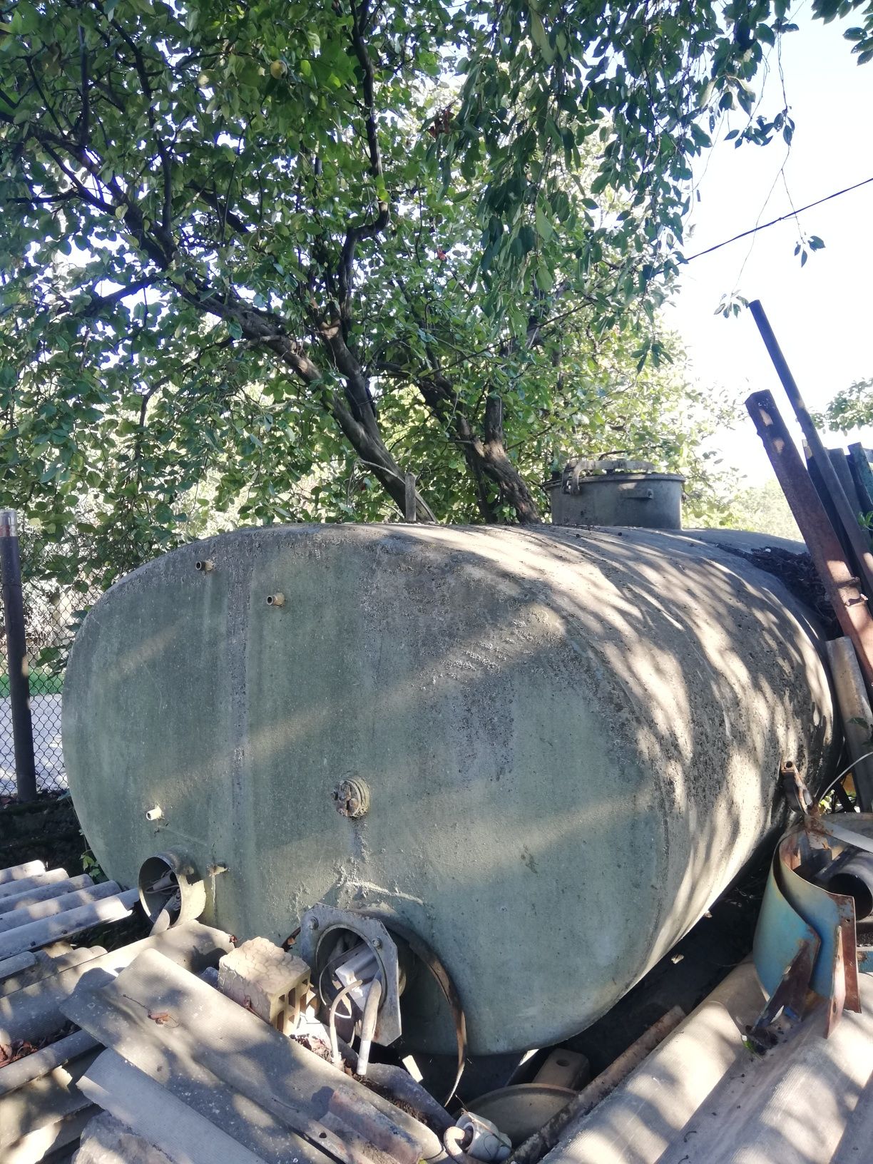 Продам бочку металеау