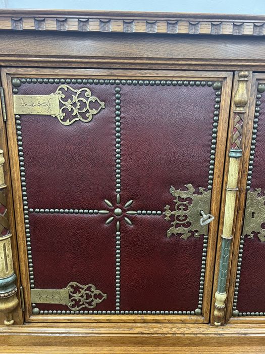 Komoda/Kredens rycerski/Raty