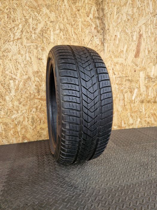 Opona zimowa 255/40/20 Pirelli SottoZero 3