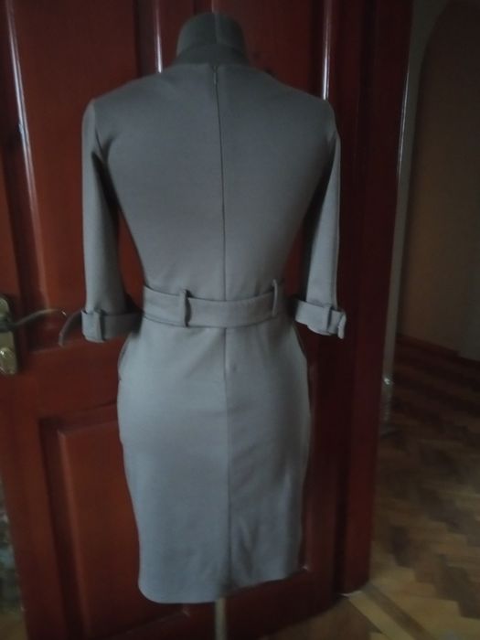 Модное офисное платье