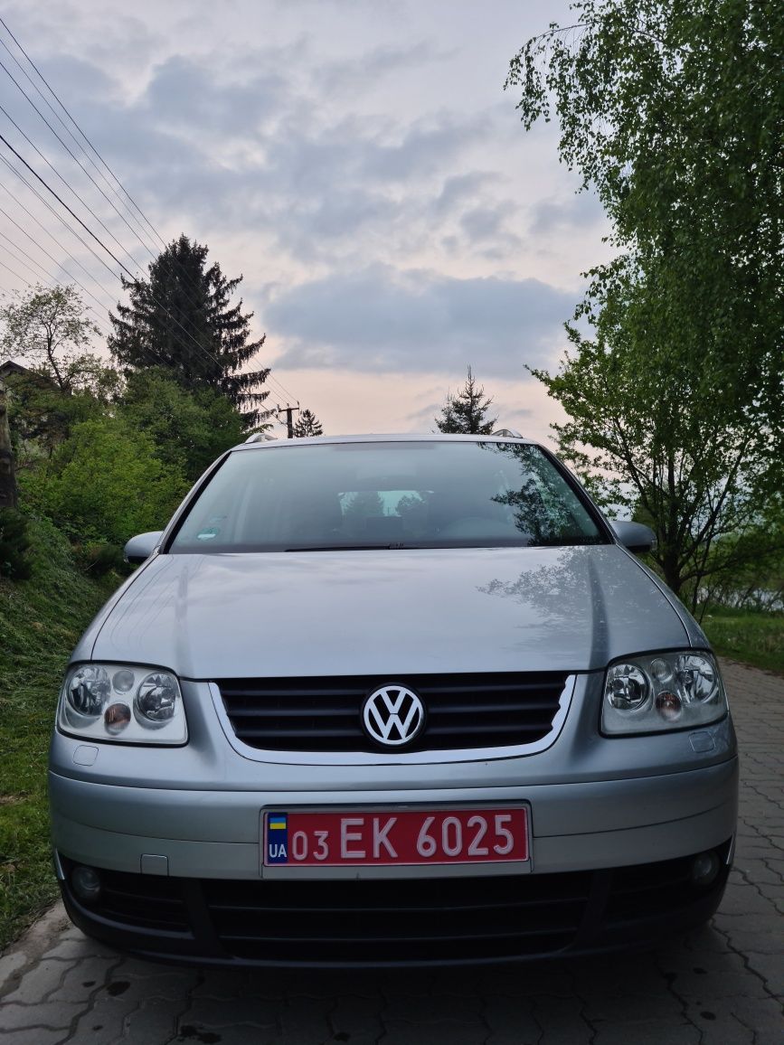 Volkswagen Touran 1,6 FSI 2004р.