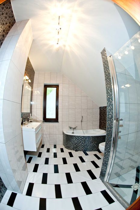 Komfortowy dom z kominkiem nad jeziorem, ryby, grzyby, SAUNA i BALIA