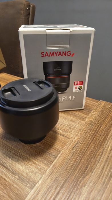 Samyang AF 85mm F1.4 F Nikon