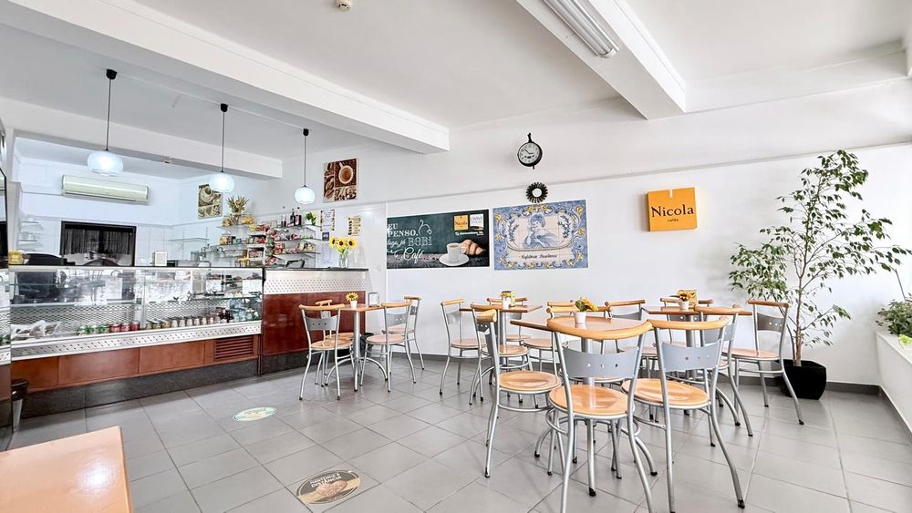 Pastelaria à venda – espaço e negócio totalmente equipados