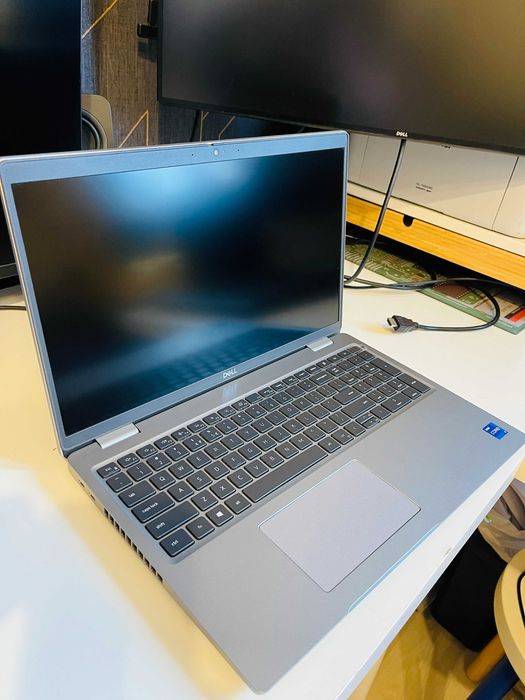 Laptop Dell Precision 3561 15,6" Intel i7 32GB/512GB + stacja dokująca