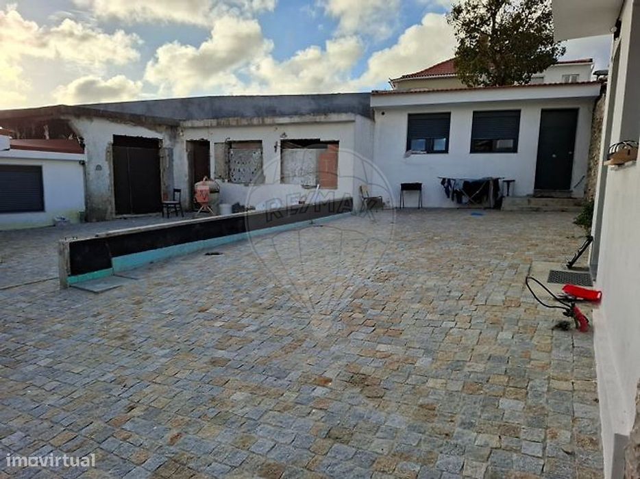 Moradia T8 para venda