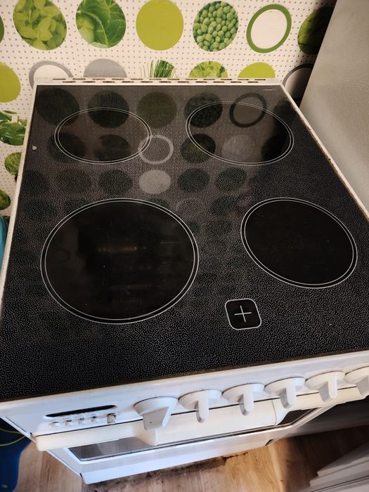 Piec z płytą ceramiczną