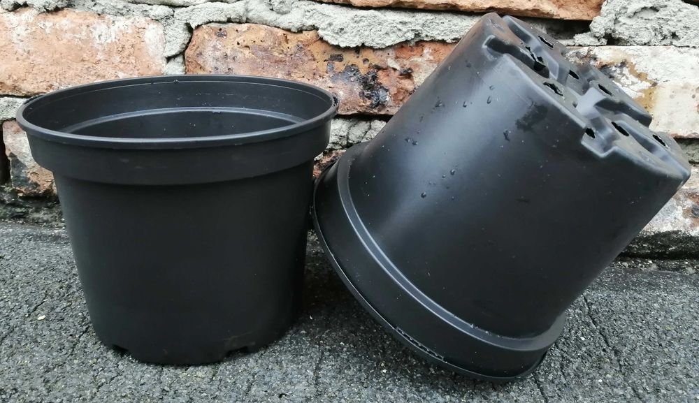 Doniczki produkcyjne 2 litry czarne 2L 16,5 cm PRZEMYSŁOWE