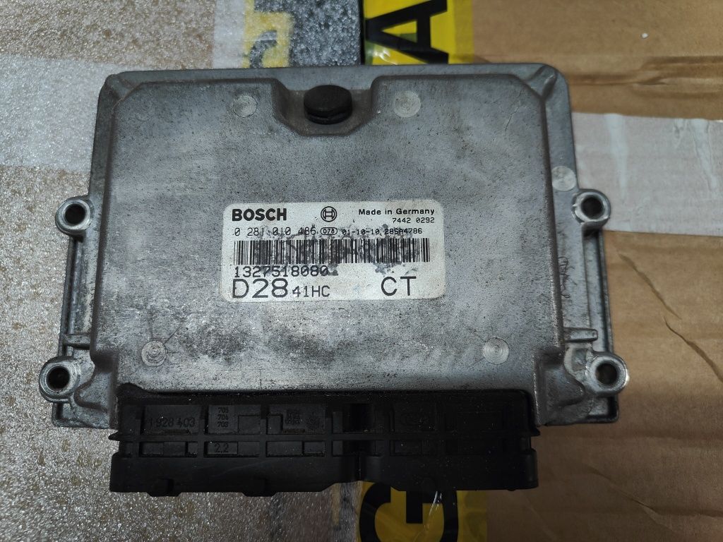 Motor 2.8 JTD respetiva centralina de uma Fiat Duca