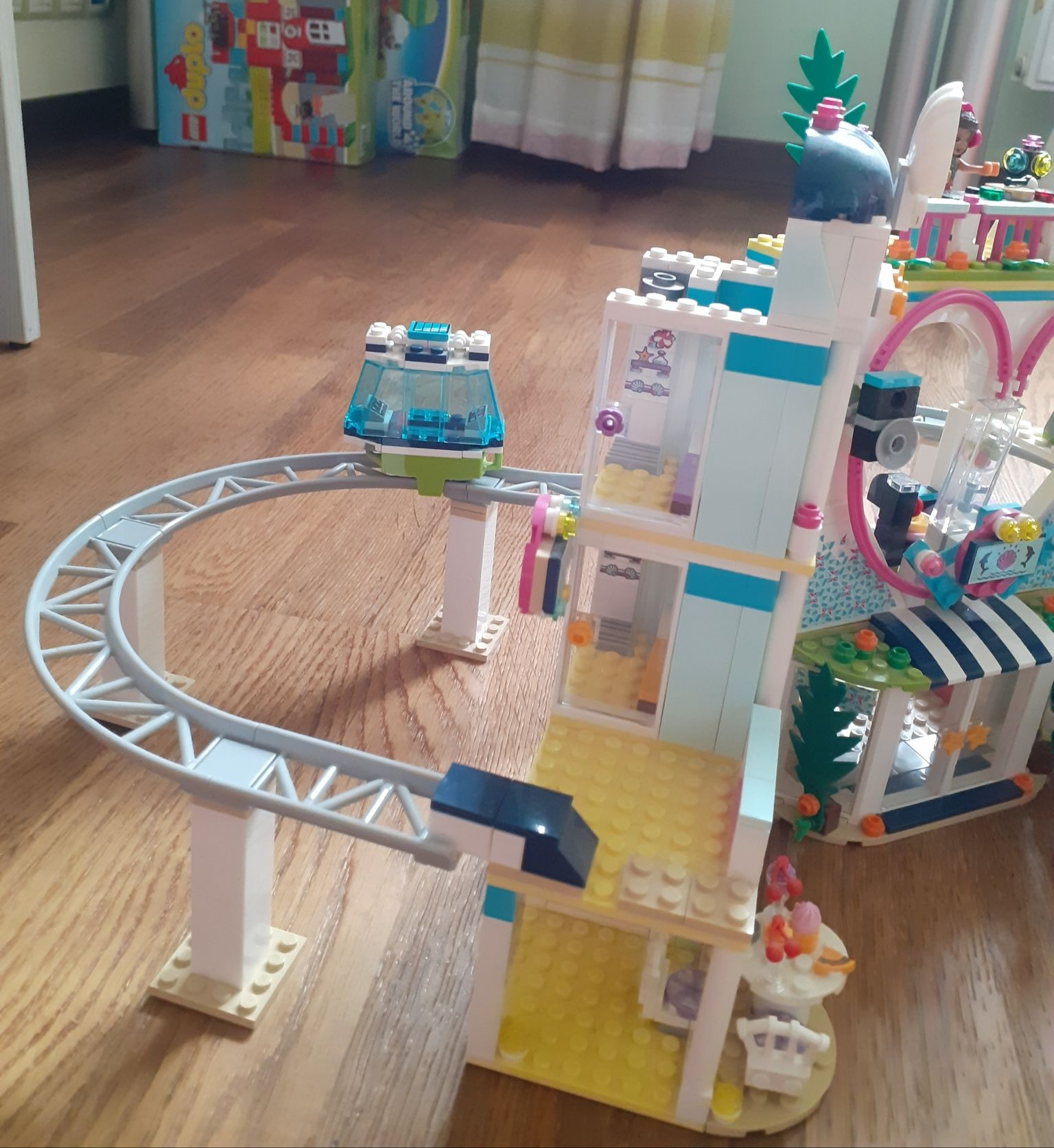 Конструктор Lego friends 41347 Heart Lake city resort and spa.