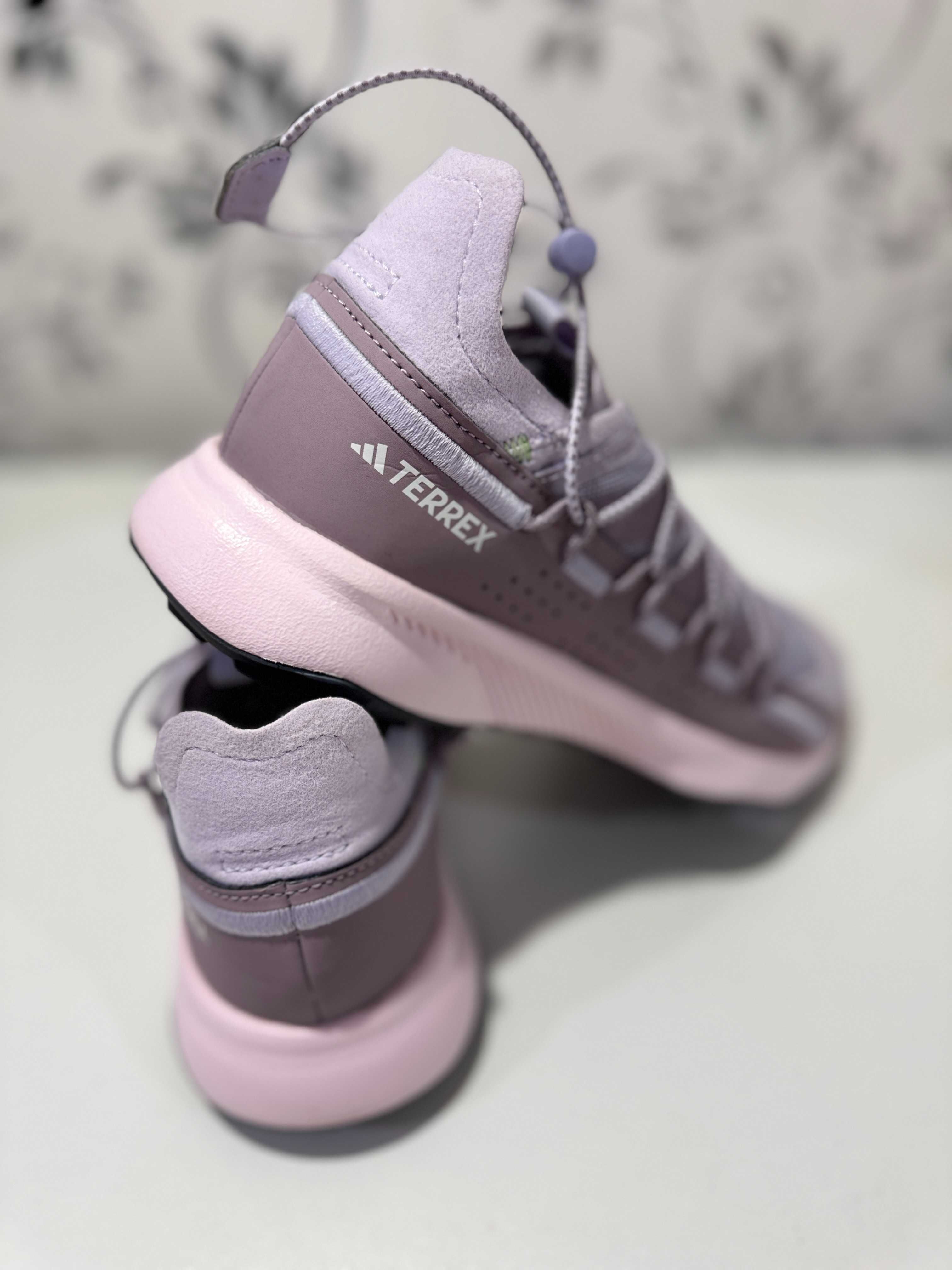 Кросівки жіночі Adidas terrex Voyager 21  ie2594, 39.5р
