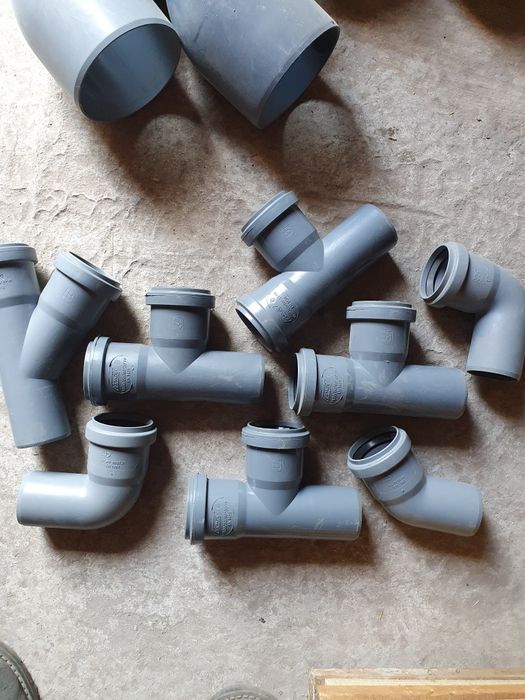 Продам в м.Кривии Ріг матеріали:обрізки доски, залізо, пластик