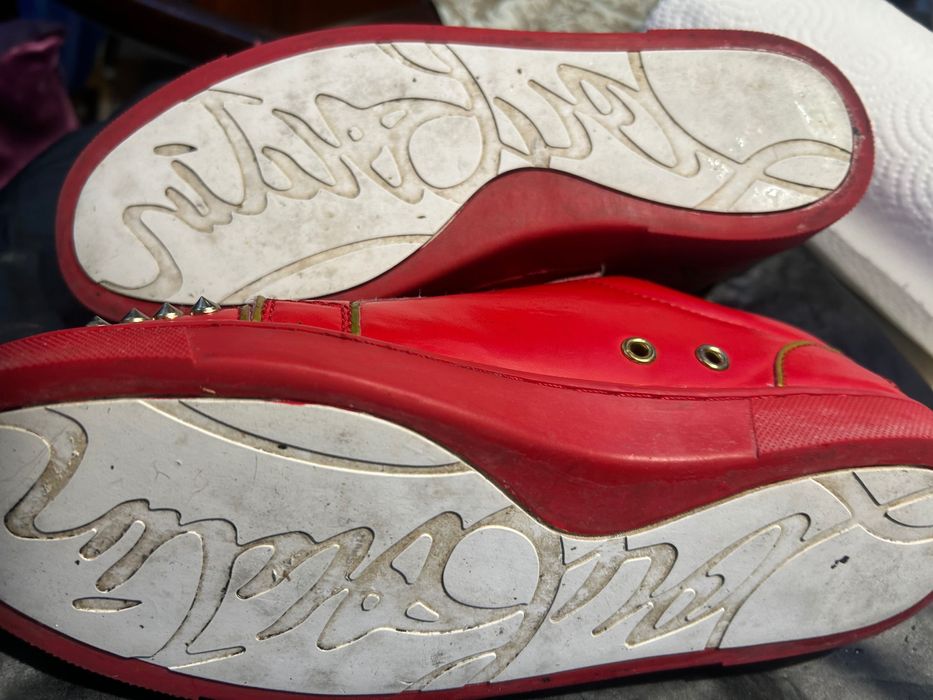 Ténis Louboutin vermelhos