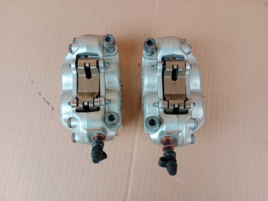 Ducati Monster 696 Zaciski Hamulcowe Przód BREMBO Zacisk Klocki 08-14