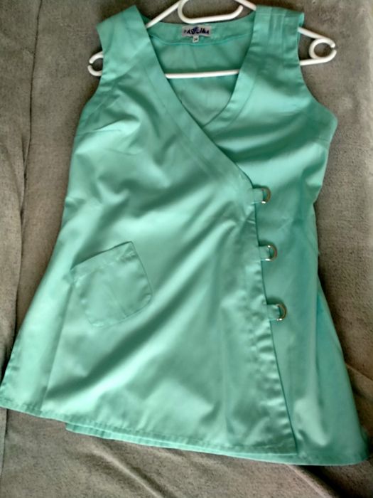 Fartuch medyczny,kosmetyczny 34 rozmiar jak nowy.