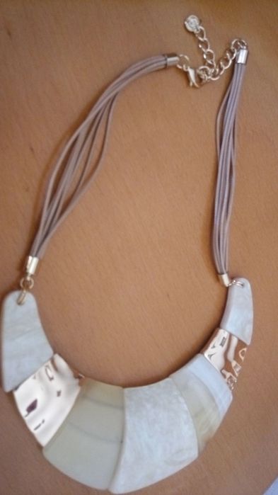 Colar em madrepérola