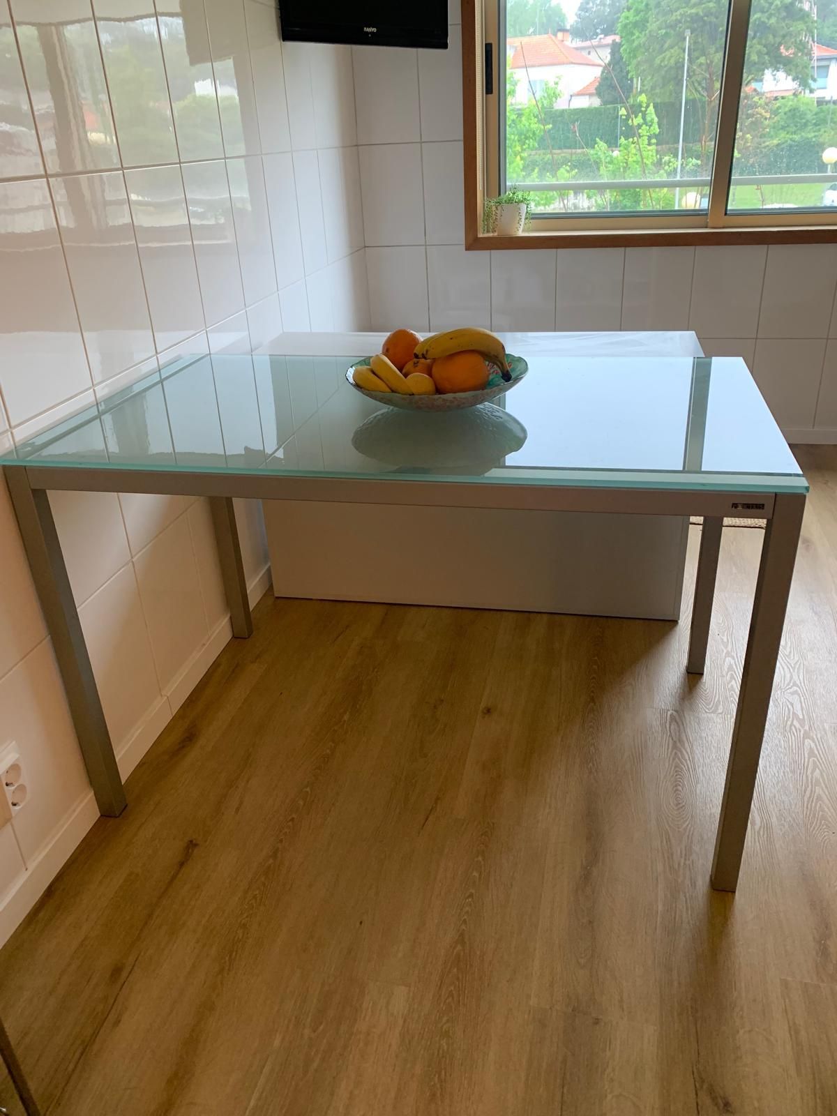 Mesa Cozinha com tampo vidro