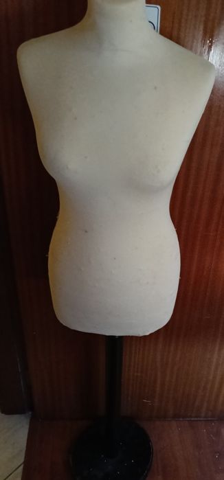 Expositor busto ,com pé