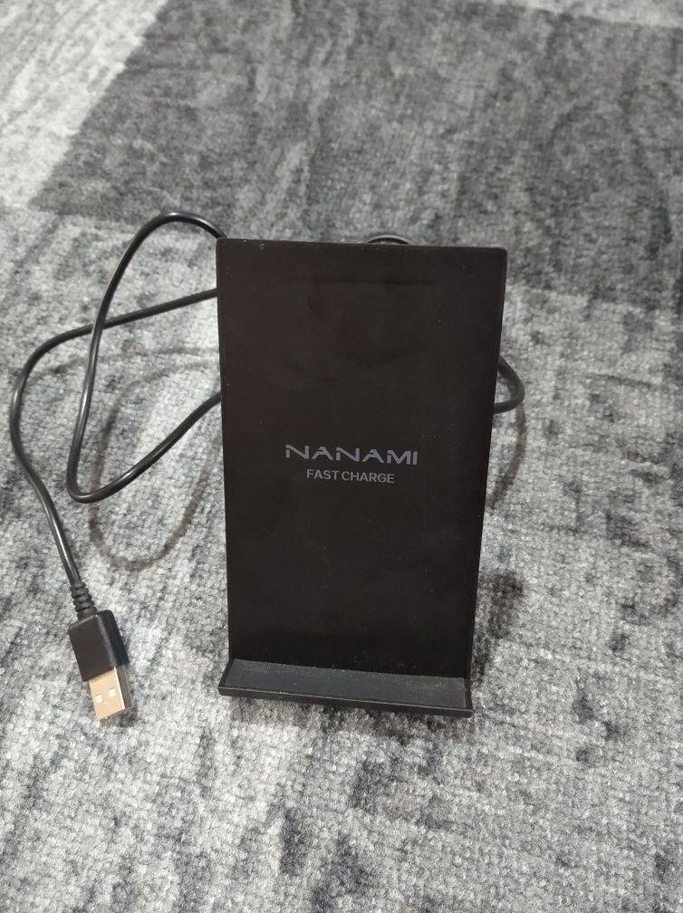 Продам Зарядний бездротовий пристрій  Nanami Qi