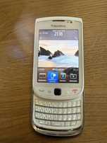 Bialy Blackberry 9800