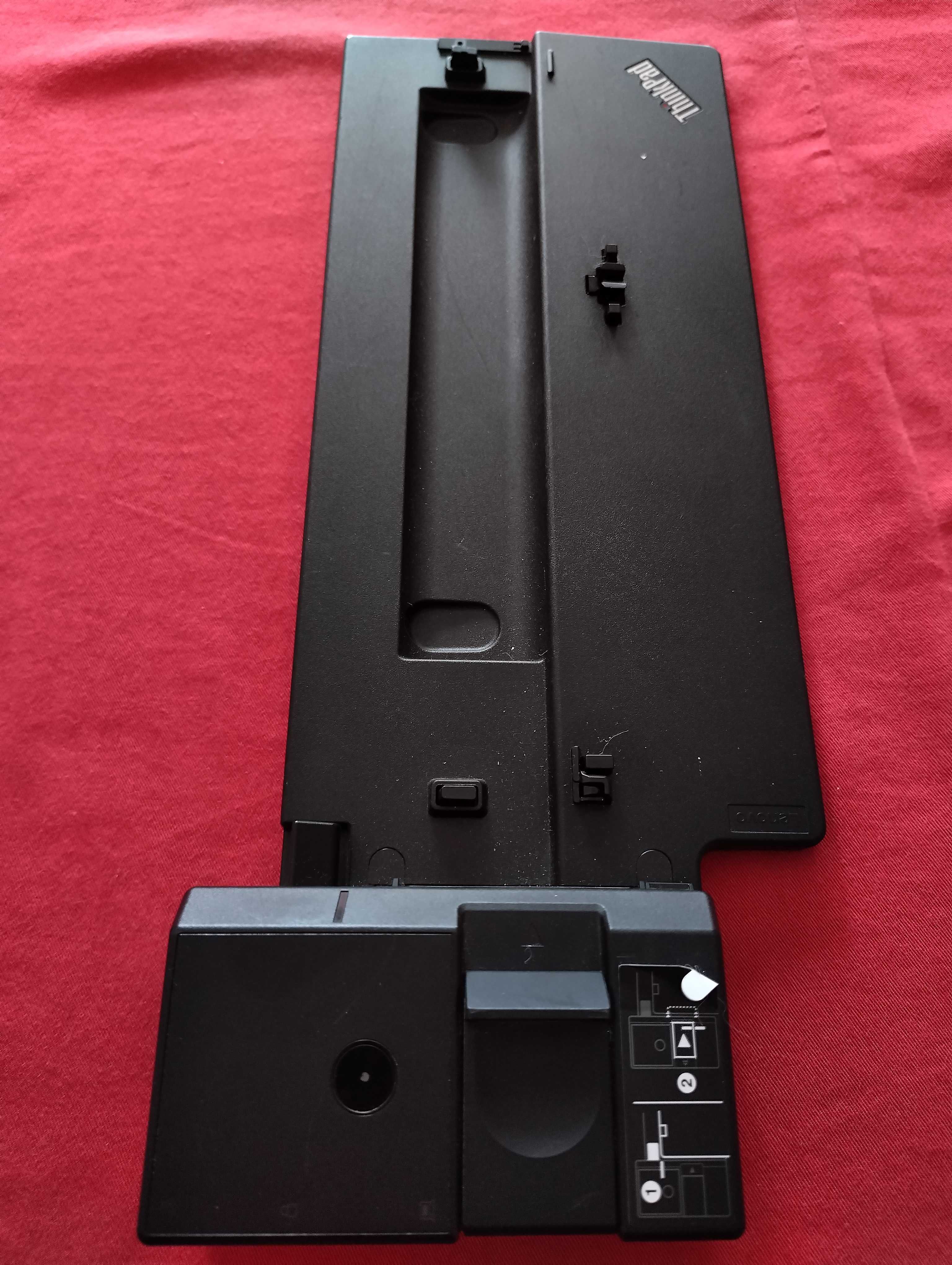 Lenovo - Thinkpad Pro Docking Station 40AH