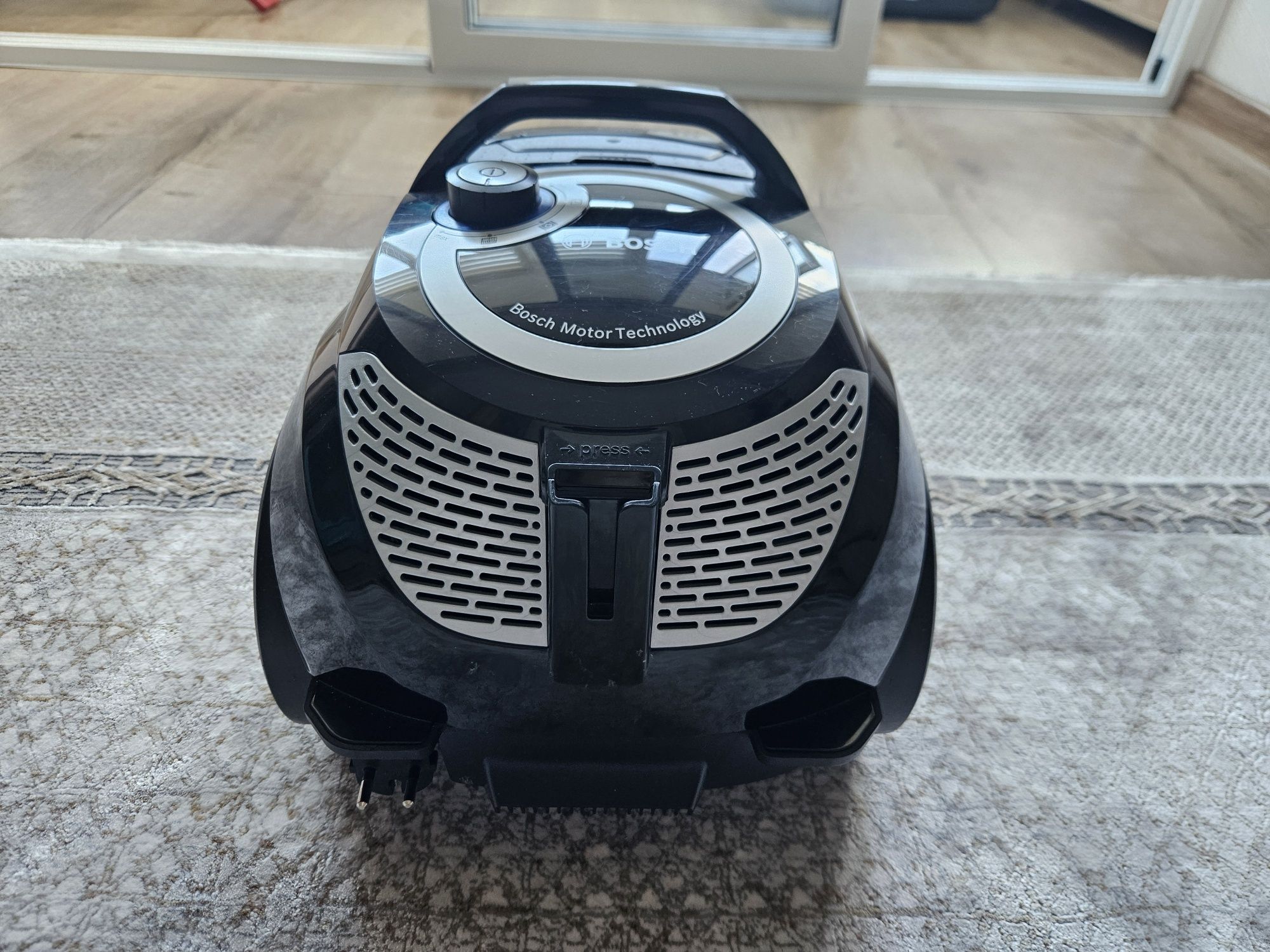Пилосос Bosch easy'y BGS2 PROPOWER