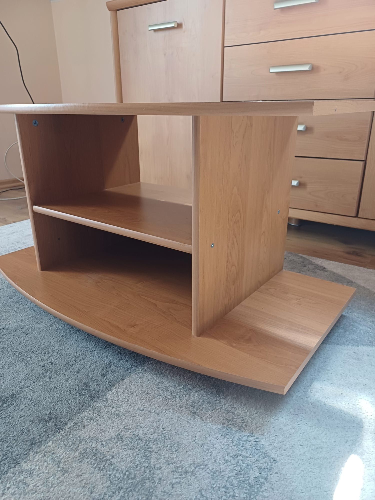 Oddam stolik pod telewizor
