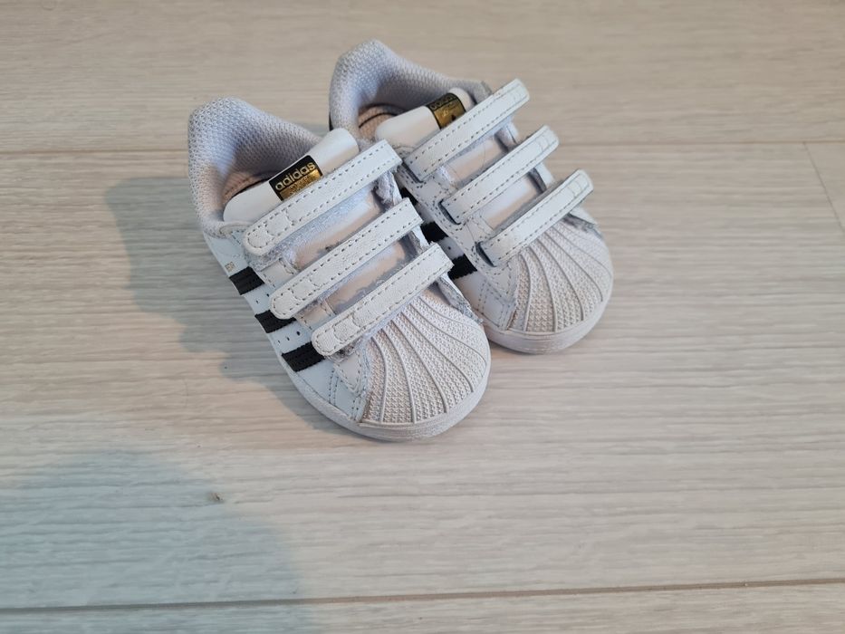 Ténis Adidas Superstar T19