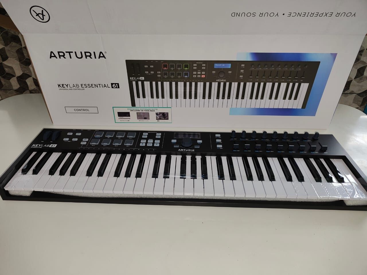 ARTURIA Key Lab Essential 61 міді клавіатура