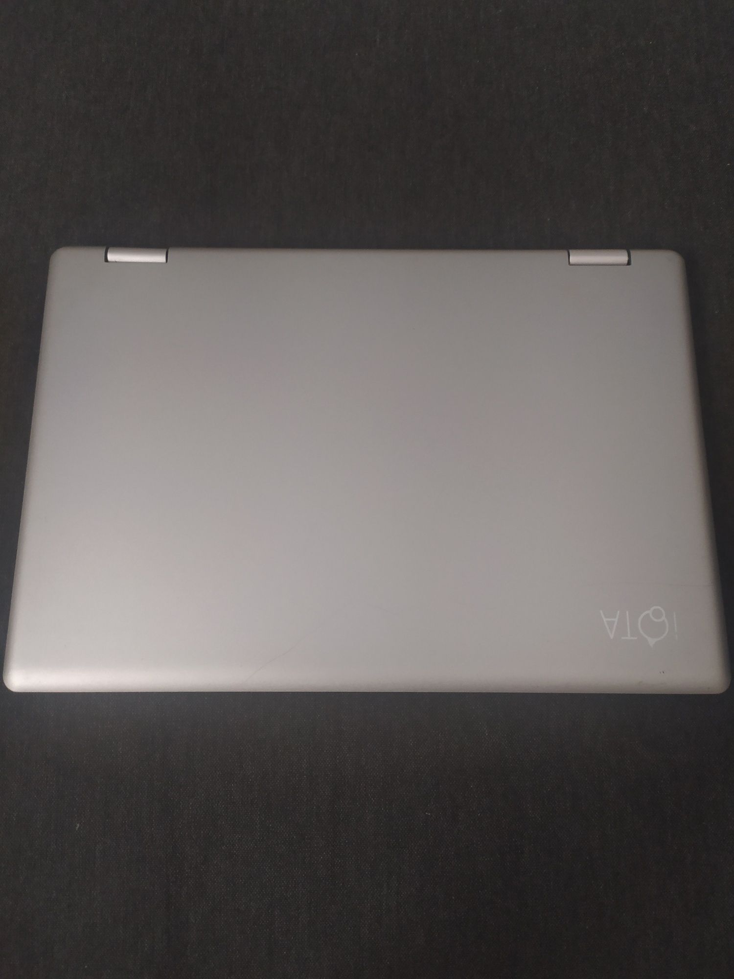 Notebook iota z zasilaczem