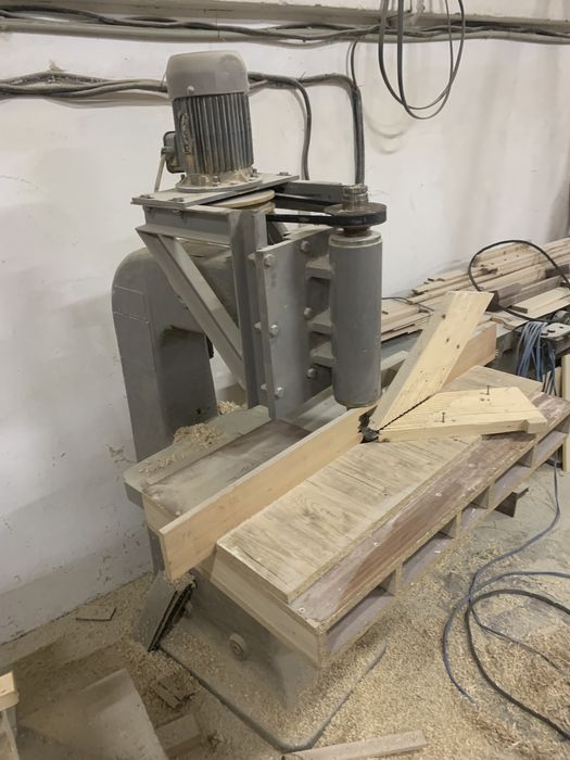 Фрезер з верхнім розміщенням шпинделя