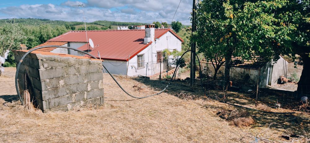 Moradia inserida em terreno de 3.700 m².