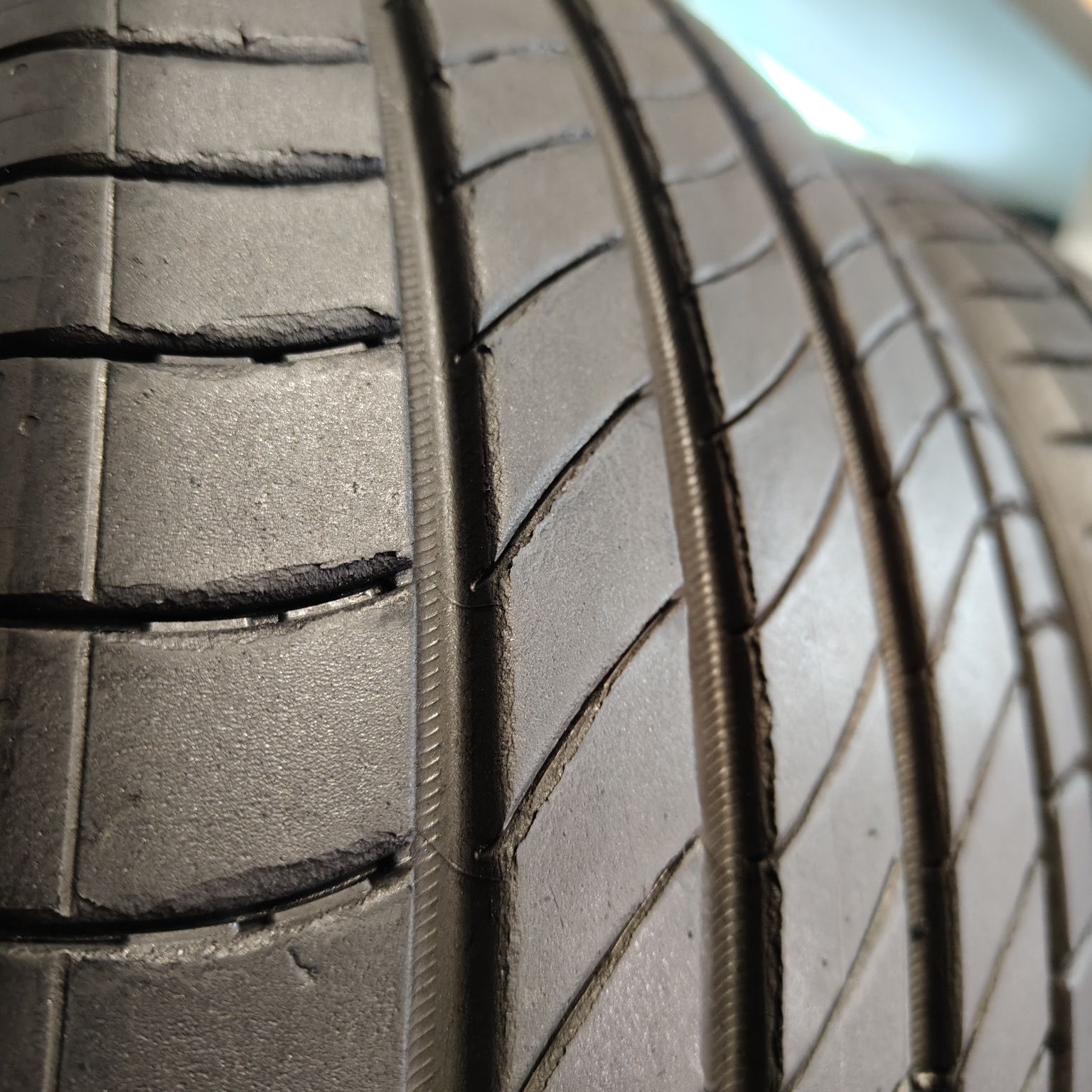 225/45/17 XL Sprzedam parę opon letnich Michelin